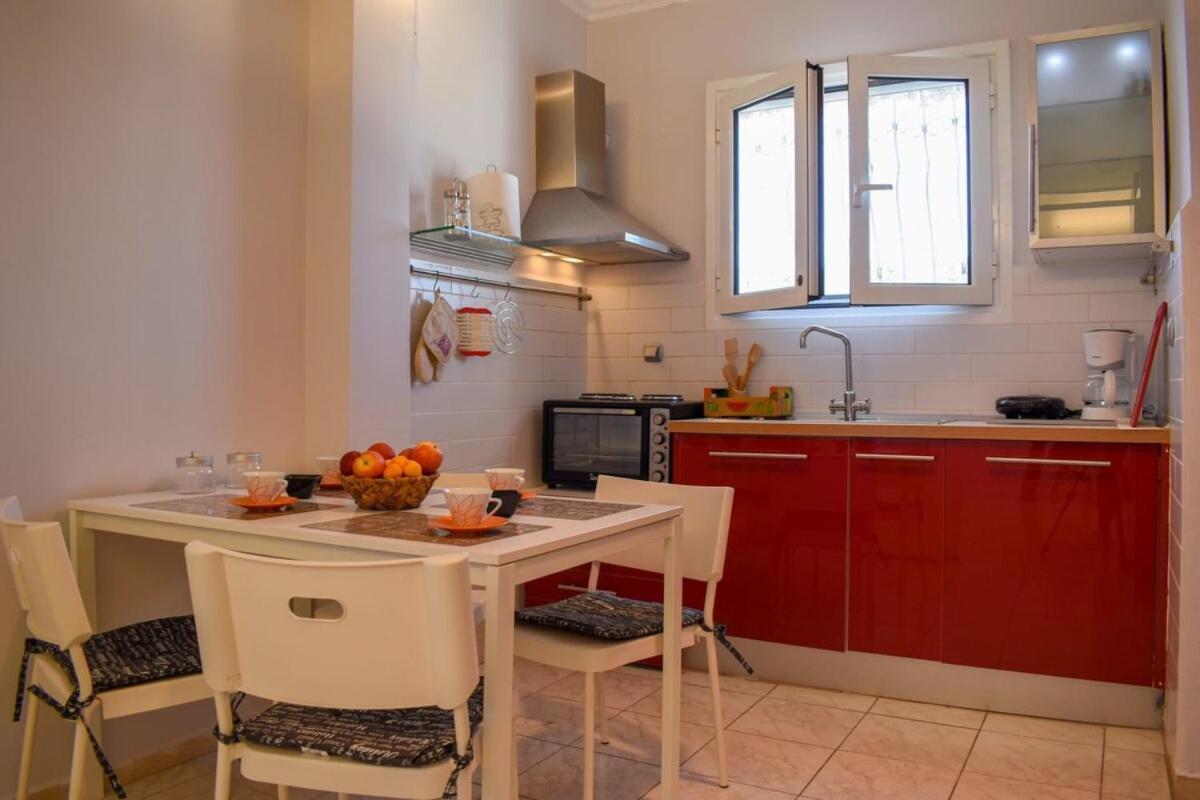 Cozy Flat On The Main Square, 10Min To The Sea Villa Kalamata Eksteriør billede